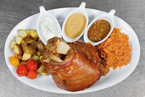 Рулька с тушеной капустой