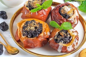 Яблоки фаршированные черносливом