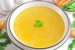 Консоме с гарниром