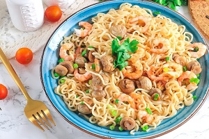 Лапша быстрого приготовления с креветками