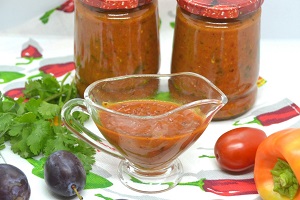 Сацебели из слив