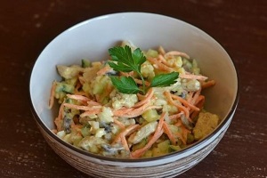Салат из корейской моркови с курицей