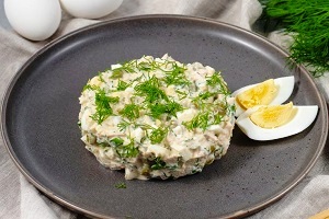 Салат с тунцом и горошком