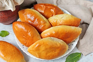 Пирожки с кабачком и фаршем