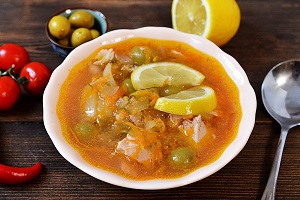 Рыбная солянка из форели
