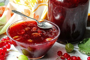 Джем из крыжовника и красной смородины
