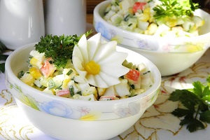 Крабовый салат из крабовых палочек