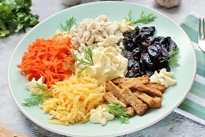 Салат Горки с курицей