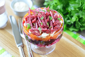 Салат Лохматый с колбасой