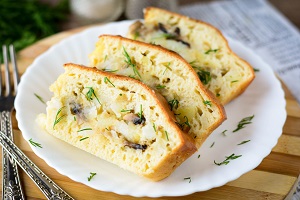Заливной пирог с картофелем и грибами