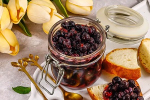 Живое варенье из черной смородины