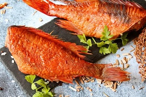 Морской окунь горячего копчения