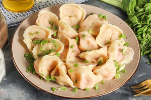 Пельмени с колбасой