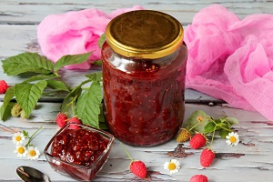 Варенье из малины и ревеня