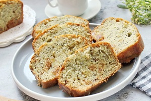 Кекс с изюмом и маком