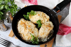 Стейк макруруса на сковороде