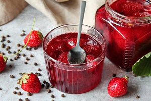Варенье из клубники с черным перцем
