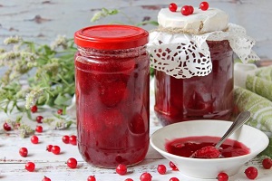 Варенье из клубники с красной смородиной на зиму
