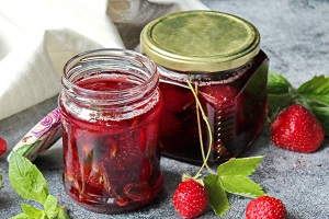 Варенье из клубники с перцем и мятой