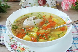 Фасолевый суп с курицей