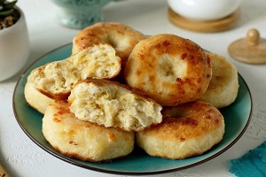 Пышки с сыром на сковороде