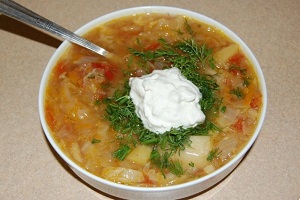 Щи из свежей капусты со свининой