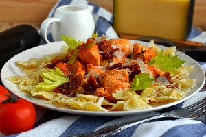 Фарфалле с курицей