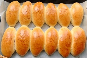 Пирожки с капустой и колбасой