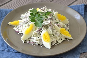 Салат с редькой и говядиной