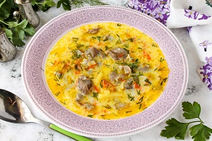 Сырный суп с куриными желудками