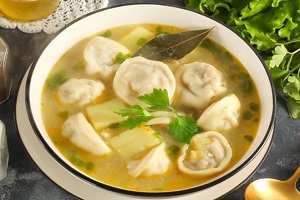 Сырный суп с пельменями