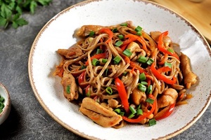 Лапша по-корейски с курицей