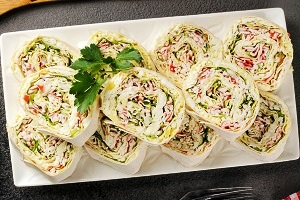 Рулет из лаваша с крабовыми палочками