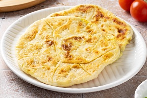 Индийская картофельная лепешка с карри