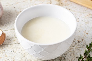 Ливанский чесночный соус Тум