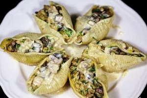 Макароны фаршированные