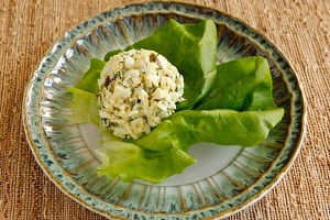 Яичный салат с огурцом