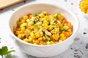Кукуруза с орехами по-китайски