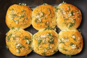 Пампушки с чесноком в духовке