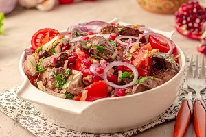 Грузинский салат с печенью