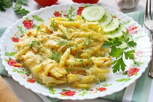 Картошка с яйцом сыром и чесноком