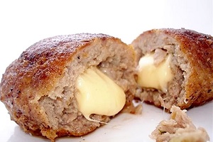 Куриные котлеты с сыром внутри