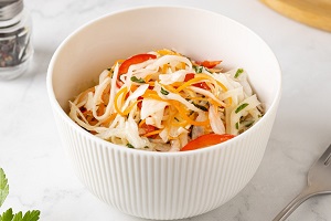 Маринованная капуста с красным перцем