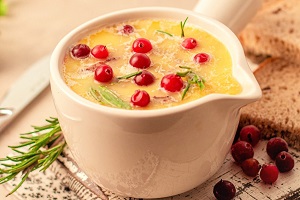 Паштет из куриной печени с клюквой