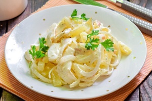 Салат Ананасовый кальмар