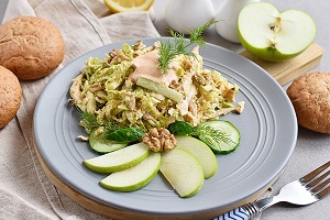 Салат с китайской капустой