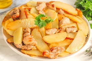 Жареная свинина с картошкой