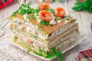 Закусочный торт с красной рыбой