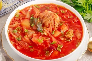 Борщ из говядины со сливочным маслом и уксусом