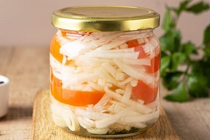 Маринованная черная редька
